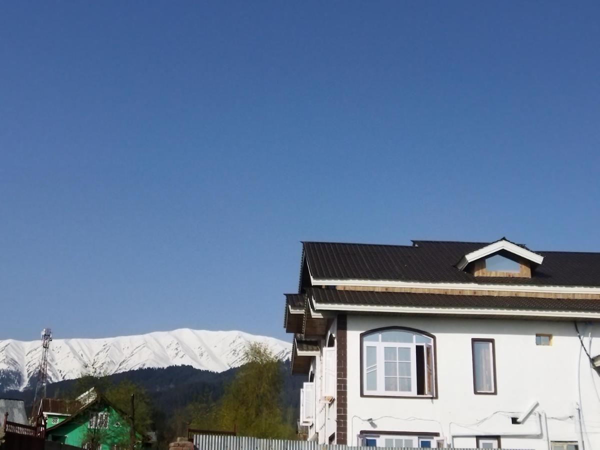 The Gulmarg Gateway Resort Srīnagar Exterior foto